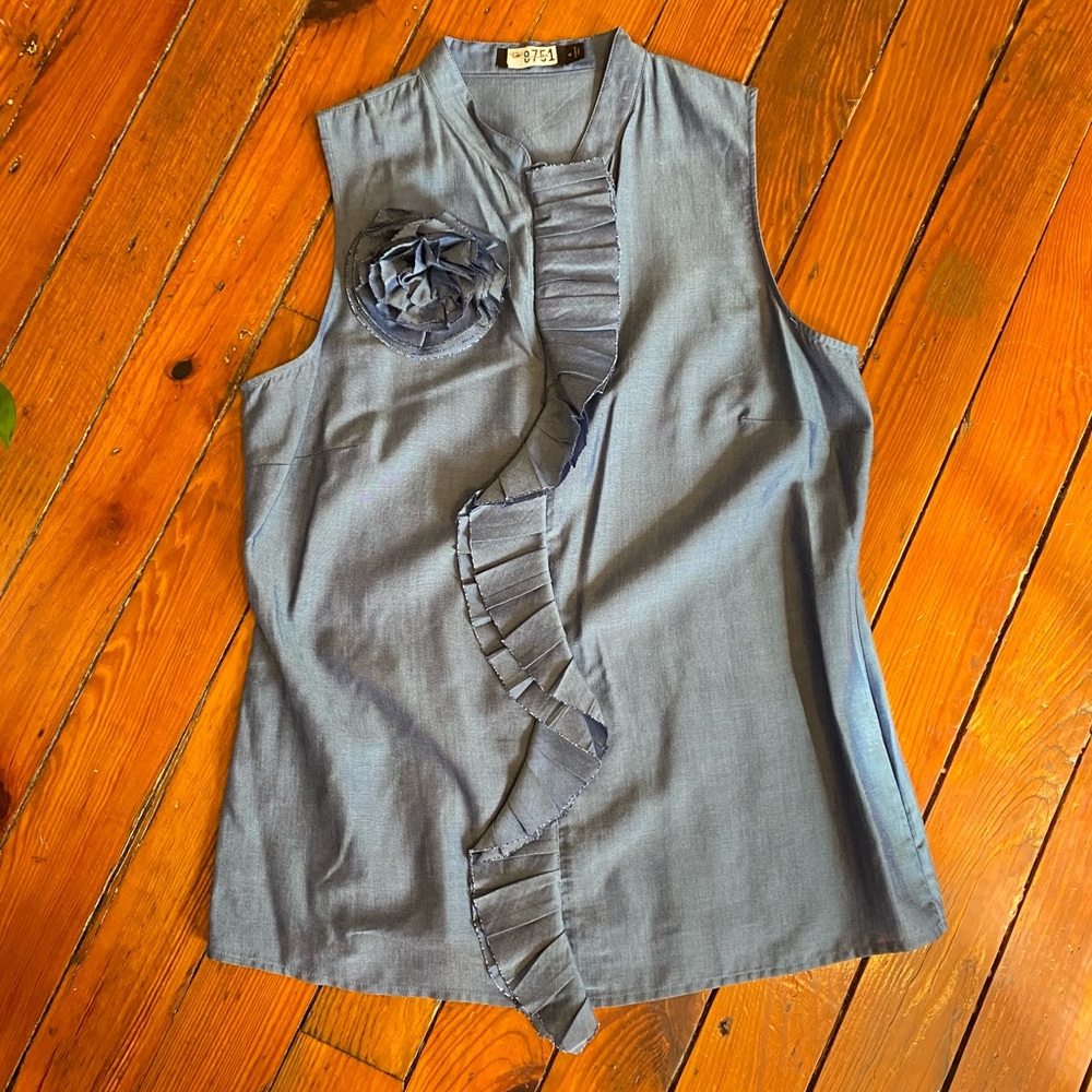 The Limited Chambray Flower Appliqué Ruffle Tank Top Size Medium
